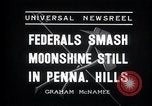 Immagine di Moonshine ancora Frazer Pennsylvania USA, 1936, secondo 9 filmato di repertorio 65675030778