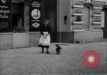 Immagine di Mattina a Berlino Berlino Germania, 1932, secondo 32 filmato di repertorio 65675030779