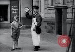 Immagine di Mattina a Berlino Berlino Germania, 1932, secondo 41 filmato di repertorio 65675030779