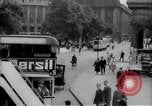 Immagine di Berlin scene di strada Berlino Germania, 1932, secondo 52 filmato di repertorio 65675030780