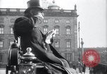 Immagine di Berlino vita quotidiana Berlino Germania, 1932, secondo 46 filmato di repertorio 65675030782