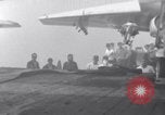 Immagine di USS Oriskany Sul mare del sud della Cina, 1966, secondo 19 filmato di repertorio 65675030789