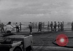 Image USS Oriskany sud de la mer de Chine du Sud, 1966, de la seconde 9 séquences d'archives historiques vidéo 65675030790