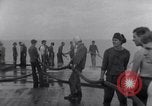 Image USS Oriskany sud de la mer de Chine du Sud, 1966, de la seconde 25 séquences d'archives historiques vidéo 65675030790