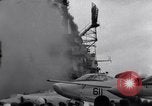 Image USS Oriskany sud de la mer de Chine du Sud, 1966, de la seconde 56 séquences d'archives historiques vidéo 65675030790