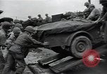 Standbild US Army 25th Infantry Division Korea, 1950, aus Sekunde 12 historischem Filmmaterial Videoclip 65675030819