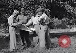 Immagine di Marchio generale W Clark Eboli Italia, 1943, secondo 22 filmato di repertorio 65675030837