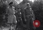 Standbild General Bernard Montgomery Paestum Italien, 1944, aus Sekunde 39 historischem Filmmaterial Videoclip 65675030842