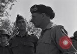Standbild General Bernard Montgomery Paestum Italien, 1944, aus Sekunde 56 historischem Filmmaterial Videoclip 65675030842