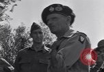 Standbild General Bernard Montgomery Paestum Italien, 1944, aus Sekunde 60 historischem Filmmaterial Videoclip 65675030842