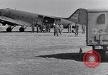 Standbild C-47 Entlüftung Flugzeuge Oran Algerien, 1944, aus Sekunde 5 historischem Filmmaterial Videoclip 65675030843