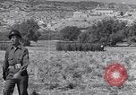 Image général Andrus décore les membres du 105e Bataillon AA CA Sicile Italie, 1944, de la seconde 12 séquences d'archives historiques vidéo 65675030846