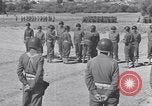Image général Andrus décore les membres du 105e Bataillon AA CA Sicile Italie, 1944, de la seconde 38 séquences d'archives historiques vidéo 65675030846
