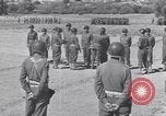 Image général Andrus décore les membres du 105e Bataillon AA CA Sicile Italie, 1944, de la seconde 39 séquences d'archives historiques vidéo 65675030846