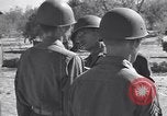 Image général Andrus décore les membres du 105e Bataillon AA CA Sicile Italie, 1944, de la seconde 62 séquences d'archives historiques vidéo 65675030846