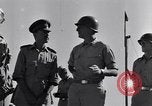 Image Général Mark W Clark en Afrique du Nord, 1944, de la seconde 25 séquences d'archives historiques vidéo 65675030847