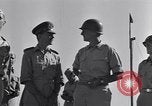 Image Général Mark W Clark en Afrique du Nord, 1944, de la seconde 28 séquences d'archives historiques vidéo 65675030847