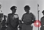 Image Général Mark W Clark en Afrique du Nord, 1944, de la seconde 29 séquences d'archives historiques vidéo 65675030847