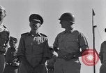 Image Général Mark W Clark en Afrique du Nord, 1944, de la seconde 30 séquences d'archives historiques vidéo 65675030847