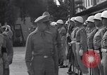 Standbild General Mark Clark Algerien, 1944, aus Sekunde 22 historischem Filmmaterial Videoclip 65675030848