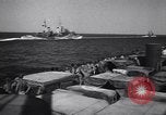 Standbild Landing Ship Tank Salerno Italien, 1943, aus Sekunde 10 historischem Filmmaterial Videoclip 65675030849