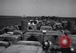 Standbild Landing Ship Tank Salerno Italien, 1943, aus Sekunde 16 historischem Filmmaterial Videoclip 65675030849