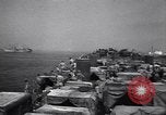 Standbild Landing Ship Tank Salerno Italien, 1943, aus Sekunde 30 historischem Filmmaterial Videoclip 65675030850