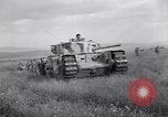Standbild British Infantry Süditalien, 1943, aus Sekunde 61 historischem Filmmaterial Videoclip 65675030852