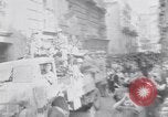 Standbild britische Soldaten Pompeji Italien, 1943, aus Sekunde 15 historischem Filmmaterial Videoclip 65675030861