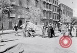Standbild britische Soldaten Pompeji Italien, 1943, aus Sekunde 21 historischem Filmmaterial Videoclip 65675030861