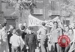 Standbild britische Soldaten Pompeji Italien, 1943, aus Sekunde 24 historischem Filmmaterial Videoclip 65675030861