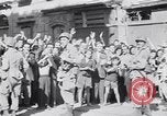 Standbild britische Soldaten Pompeji Italien, 1943, aus Sekunde 28 historischem Filmmaterial Videoclip 65675030861