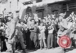 Standbild britische Soldaten Pompeji Italien, 1943, aus Sekunde 32 historischem Filmmaterial Videoclip 65675030861