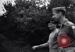 Standbild General Mark Clark W Italien, 1943, aus Sekunde 4 historischem Filmmaterial Videoclip 65675030869