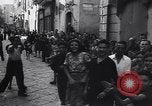 Standbild britische Truppen Neapel Italien, 1943, aus Sekunde 16 historischem Filmmaterial Videoclip 65675030872