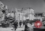 Standbild britische Truppen Neapel Italien, 1943, aus Sekunde 59 historischem Filmmaterial Videoclip 65675030872