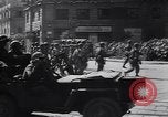 Standbild General Mark Clark W Italien, 1943, aus Sekunde 42 historischem Filmmaterial Videoclip 65675030874