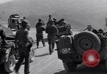 Standbild britische und US-Armee treffen in Italien Agropoli Italien, 1943, aus Sekunde 11 historischem Filmmaterial Videoclip 65675030879