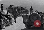 Standbild britische und US-Armee treffen in Italien Agropoli Italien, 1943, aus Sekunde 15 historischem Filmmaterial Videoclip 65675030879