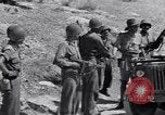 Standbild britische und US-Armee treffen in Italien Agropoli Italien, 1943, aus Sekunde 21 historischem Filmmaterial Videoclip 65675030879