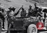 Standbild britische und US-Armee treffen in Italien Agropoli Italien, 1943, aus Sekunde 25 historischem Filmmaterial Videoclip 65675030879