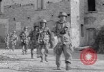 Standbild britische und US-Armee treffen in Italien Agropoli Italien, 1943, aus Sekunde 38 historischem Filmmaterial Videoclip 65675030879