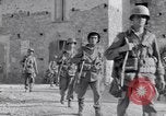Standbild britische und US-Armee treffen in Italien Agropoli Italien, 1943, aus Sekunde 41 historischem Filmmaterial Videoclip 65675030879