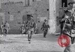 Standbild britische und US-Armee treffen in Italien Agropoli Italien, 1943, aus Sekunde 44 historischem Filmmaterial Videoclip 65675030879