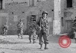 Standbild britische und US-Armee treffen in Italien Agropoli Italien, 1943, aus Sekunde 50 historischem Filmmaterial Videoclip 65675030879