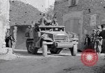 Standbild britische und US-Armee treffen in Italien Agropoli Italien, 1943, aus Sekunde 51 historischem Filmmaterial Videoclip 65675030879