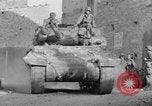 Standbild britische und US-Armee treffen in Italien Agropoli Italien, 1943, aus Sekunde 60 historischem Filmmaterial Videoclip 65675030879