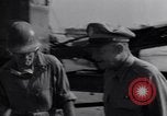 Immagine di Eisenhower e superiore generali Paestum Italia, 1943, secondo 9 filmato di repertorio 65675030880
