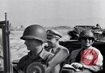 Immagine di Eisenhower e superiore generali Paestum Italia, 1943, secondo 13 filmato di repertorio 65675030880