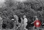 Immagine di Eisenhower e superiore generali Paestum Italia, 1943, secondo 37 filmato di repertorio 65675030880